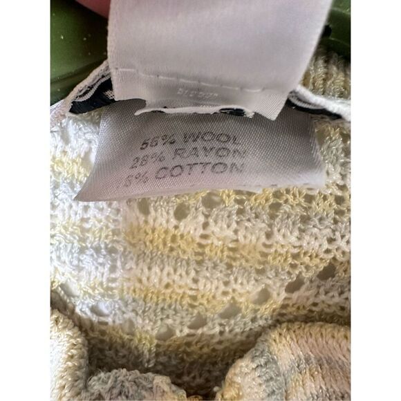 Gorgeous St. John Sport wool blend green & cream zipper tee, size S - Picture 4 of 8